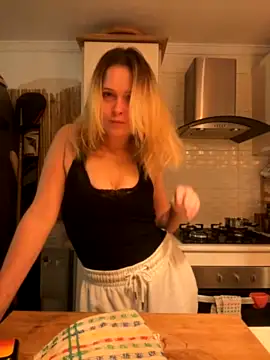 LoveMeaxo nude on webcam for live sex chat