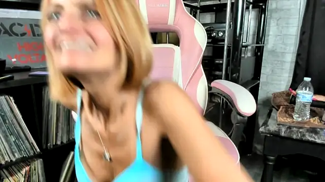 Marie_Wadsworthy nude on webcam for live sex chat