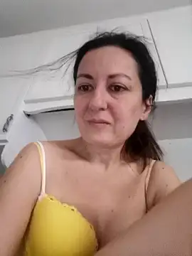 stellona89 nude on webcam for live sex chat
