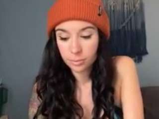 TightTinyMilf fully nude on Live Sex Chat