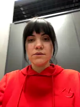 TinaSwirovski nude on webcam for live sex chat