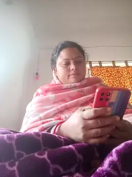 yourssoumi nude on webcam for live sex chat