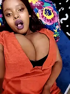 BadAssJay nude on webcam for live sex chat