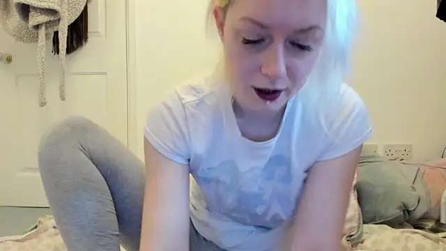British_Kim nude on webcam for live sex chat