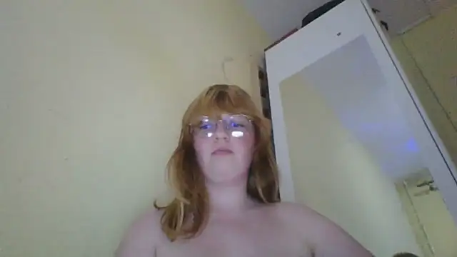 Cat-Princess nude on webcam for live sex chat