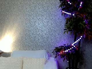 EmilyTwinkle fully nude on Live Sex Chat
