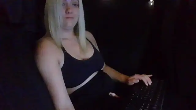 Sallie_Mae nude on webcam for live sex chat