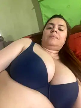SexySpanishBombshell nude on webcam for live sex chat
