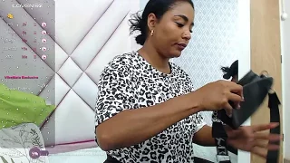 colombiamommy nude on webcam for live sex chat
