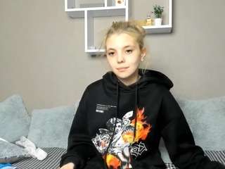 LelooKittu fully nude on Live Sex Chat
