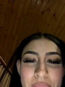 Maddy_bronw nude on webcam for live sex chat