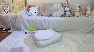 Molly-Daisy nude on webcam for live sex chat