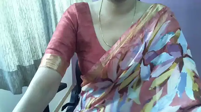 AwesomeTriceps nude on webcam for live sex chat