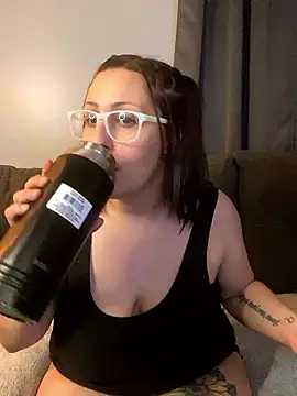 Brandicakes6969 nude on webcam for live sex chat