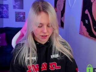 Camilla-Diaz fully nude on Live Sex Chat