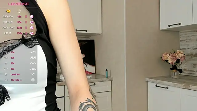 CarolAdds nude on webcam for live sex chat