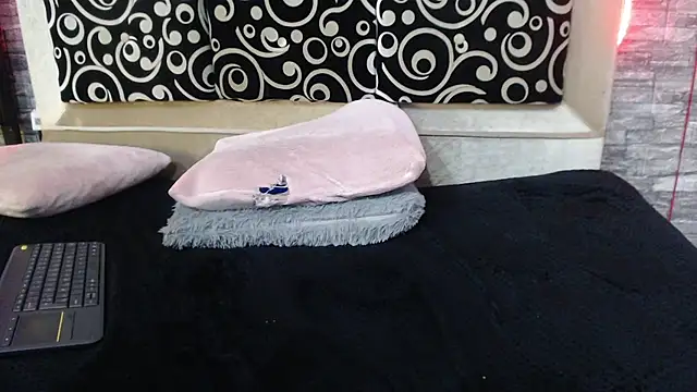 Cloee66 nude on webcam for live sex chat