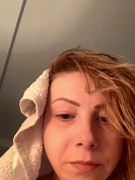 EmilyGaultier nude on webcam for live sex chat