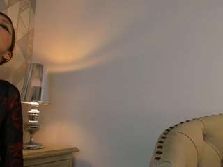 Ginger-Violetta fully nude on Live Sex Chat