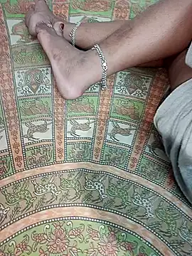 Hot-sapna-bhabi nude on webcam for live sex chat