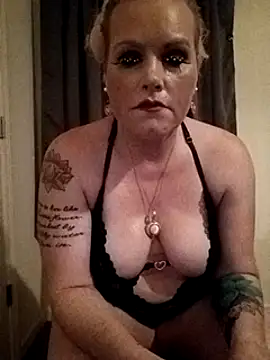 kindswiftspirit nude on webcam for live sex chat