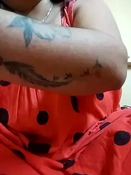 LAVERNIYA_ nude on webcam for live sex chat
