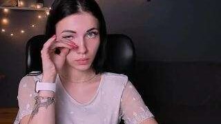 lili-stinger fully nude on Live Sex Chat