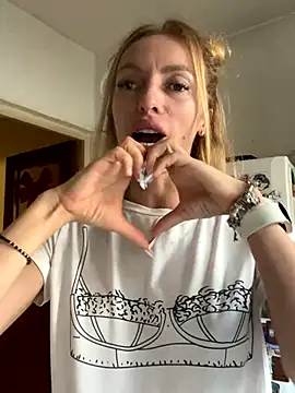 LinaCart nude on webcam for live sex chat