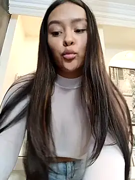 _LINNCY nude on webcam for live sex chat