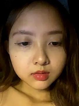 Melek-18 nude on webcam for live sex chat