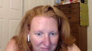 Naked Honey Bee fully nude on Live Sex Chat