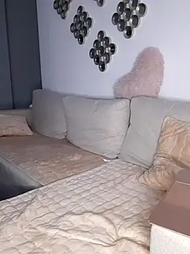 RaquelleDevon nude on webcam for live sex chat