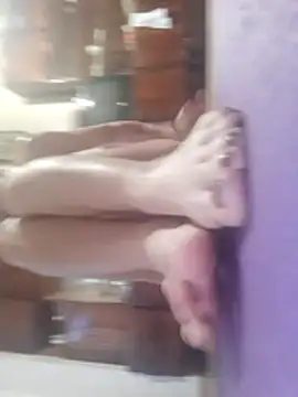 RedFox39 nude on webcam for live sex chat
