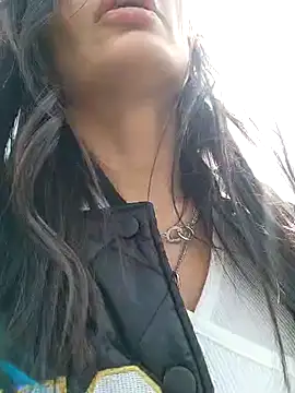 SalmaEscobar nude on webcam for live sex chat
