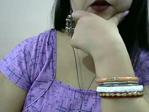Shruti_139 nude on webcam for live sex chat