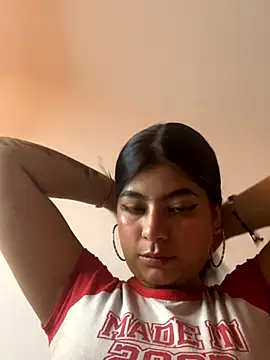 Sofi_smith23 nude on webcam for live sex chat