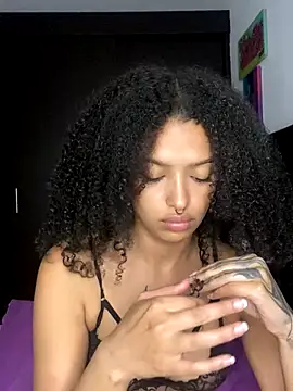 Sophiaa-Smith nude on webcam for live sex chat