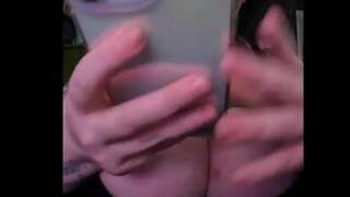 tattedmomy93 fully nude on Live Sex Chat