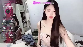Yik-Yik nude on webcam for live sex chat