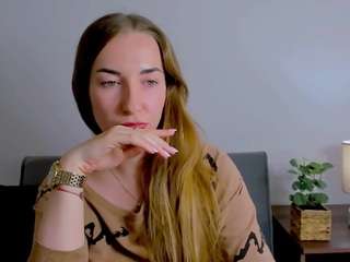 AriaGntle fully nude on Live Sex Chat
