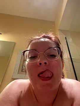 Doll389 nude on webcam for live sex chat