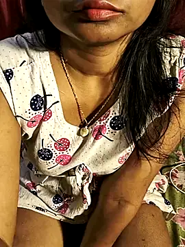 ERRIOTICBEAUTY nude on webcam for live sex chat