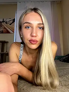 -Foxsin- nude on webcam for live sex chat