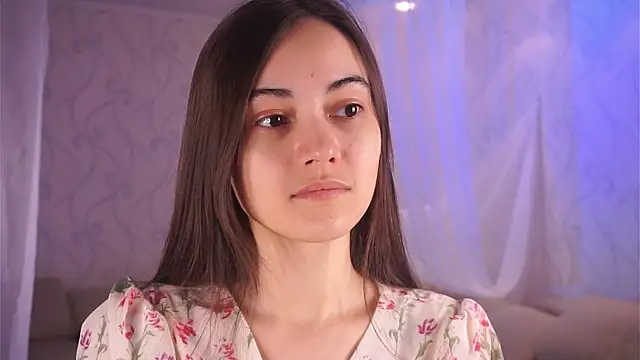 KellyWatson nude on webcam for live sex chat