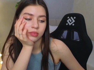 LuxuryLove fully nude on Live Sex Chat