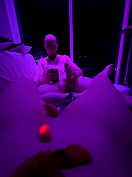 Mllz_Catwoman nude on webcam for live sex chat
