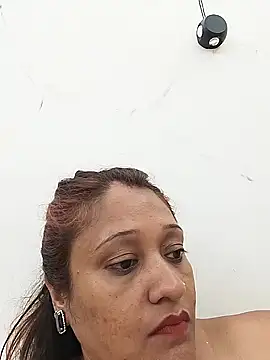 mummy69lakshmi nude on webcam for live sex chat