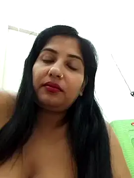 priya69mummy nude on webcam for live sex chat