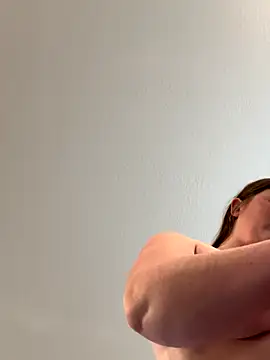 PussiesnCream_ nude on webcam for live sex chat