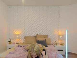 Tarila fully nude on Live Sex Chat